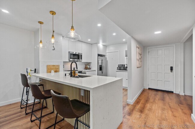 Foto del edificio - 6361 N Falls Cir Dr