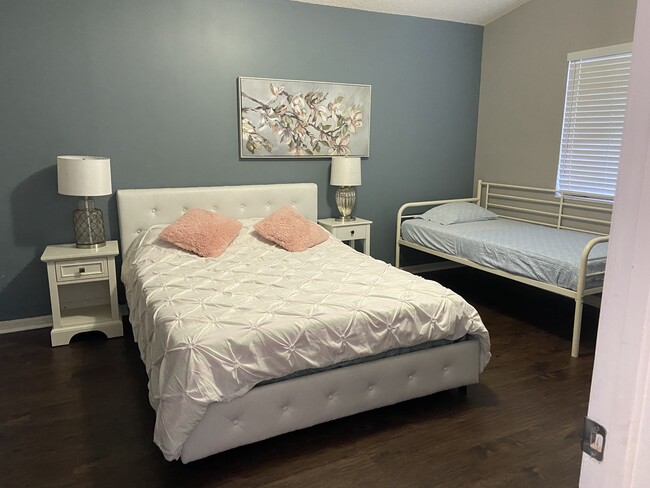 Building Photo - 3607 Simms St