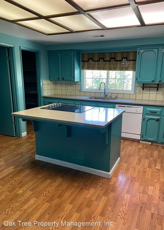 Foto del edificio - 4 br, 2 bath House - 6938 E. Clinton Avenue
