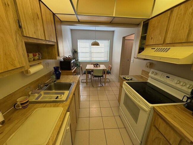 Foto del edificio - 8405 NW 61st St