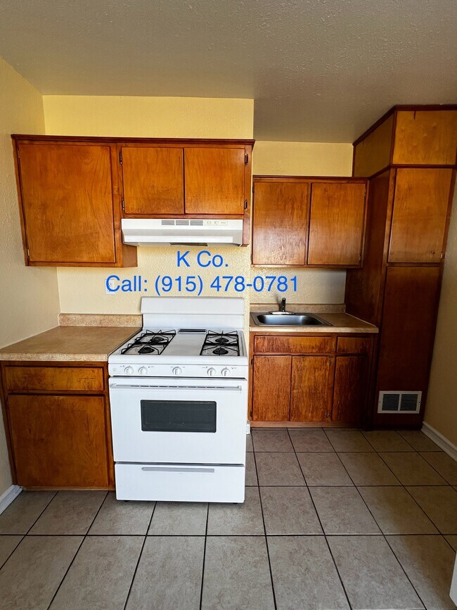 Kitchen View 2 - 2820 Fort Blvd