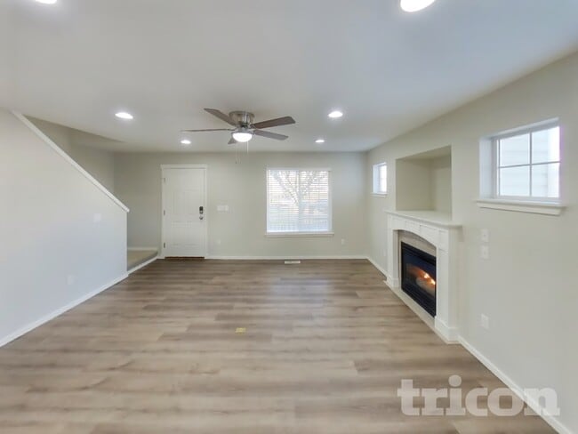 Building Photo - 2213 Anderson Ave