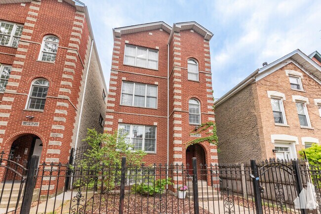 Building Photo - 844 N Wood St