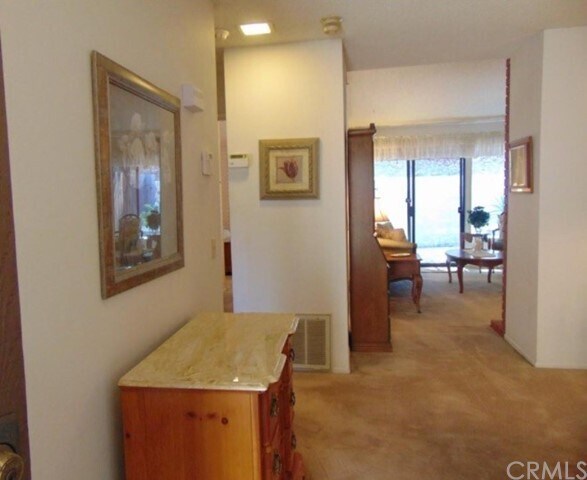 Building Photo - 1079 Romney Dr