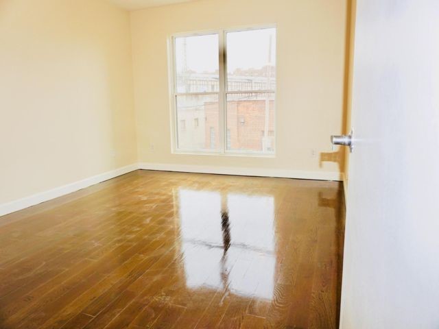 Foto del edificio - 3930 62nd St