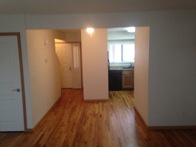 Foto del edificio - 2215 E 7th St