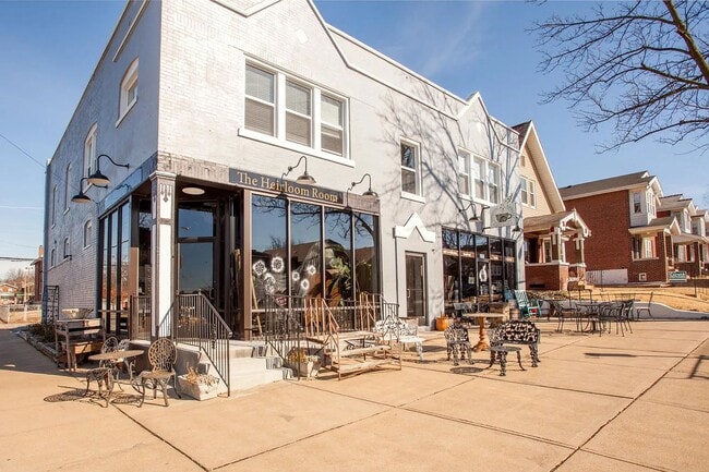 Building Photo - 5351 Devonshire Ave