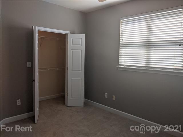 Foto del edificio - 915 Northeast Dr