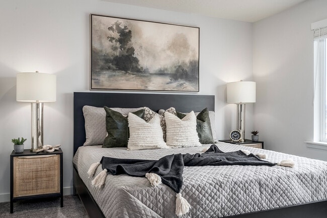 Timberline Bedroom view 1 - Railrunner