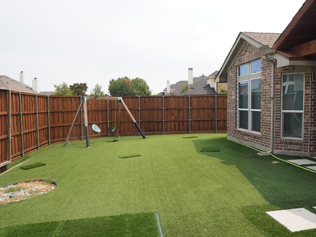 Building Photo - 14012 Badger Creek Dr