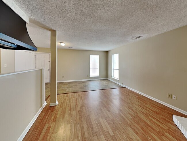 Foto del edificio - 9332 Winter Elm Ln