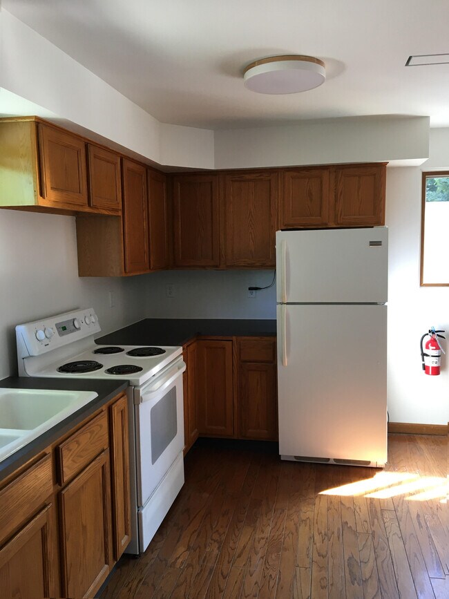 Building Photo - 3280 S Whitnall Ave