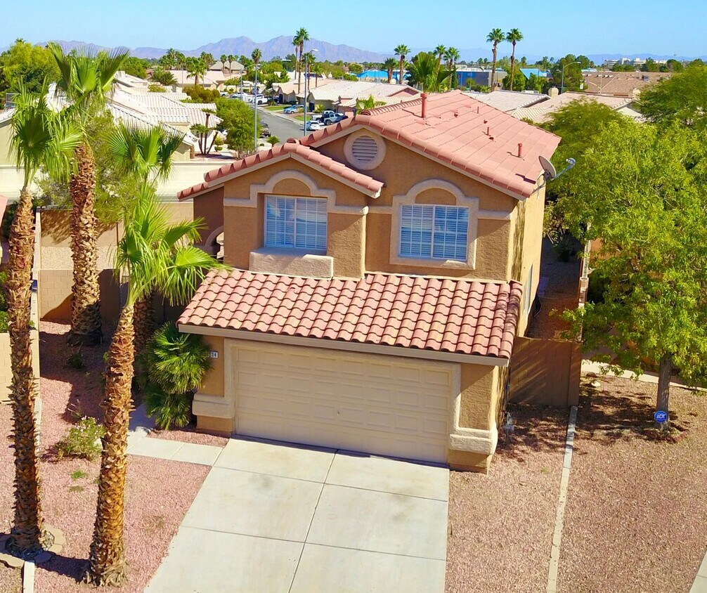 Foto principal - Fantastic 3 bed/2.5 bath in the Northwest ...