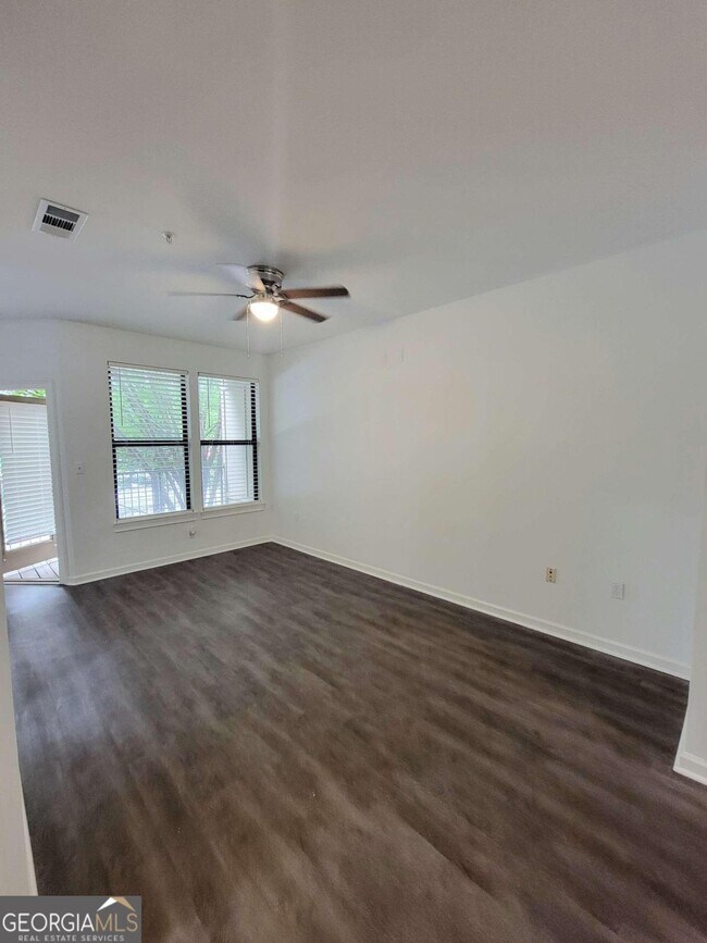 Foto del edificio - 898 Oak St SW