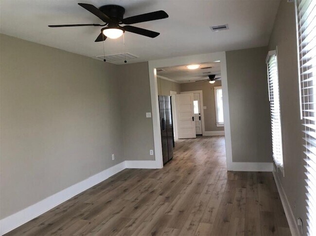 Foto del edificio - 3022 School St