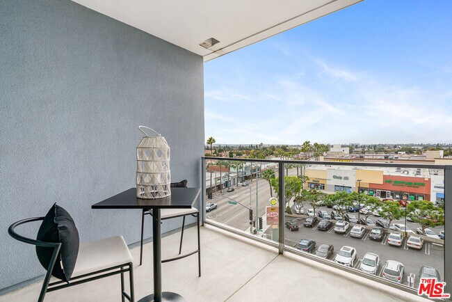 Foto del edificio - 10601 Washington Blvd