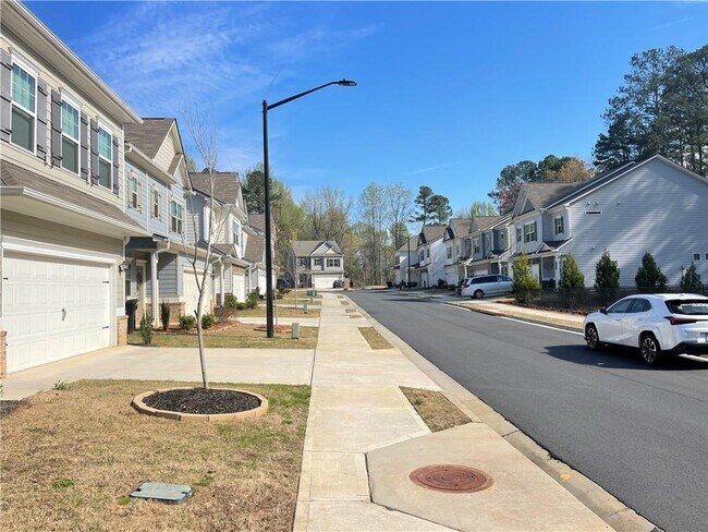 Building Photo - 145 Bryon Ln