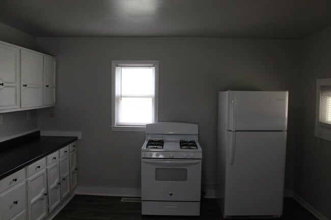 Building Photo - Cute 2BR in North Salem!