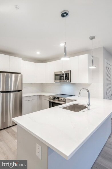 Building Photo - 3449 Scotts Ln