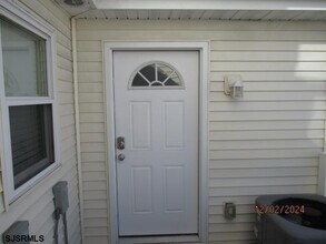Building Photo - 64 N Laclede Pl