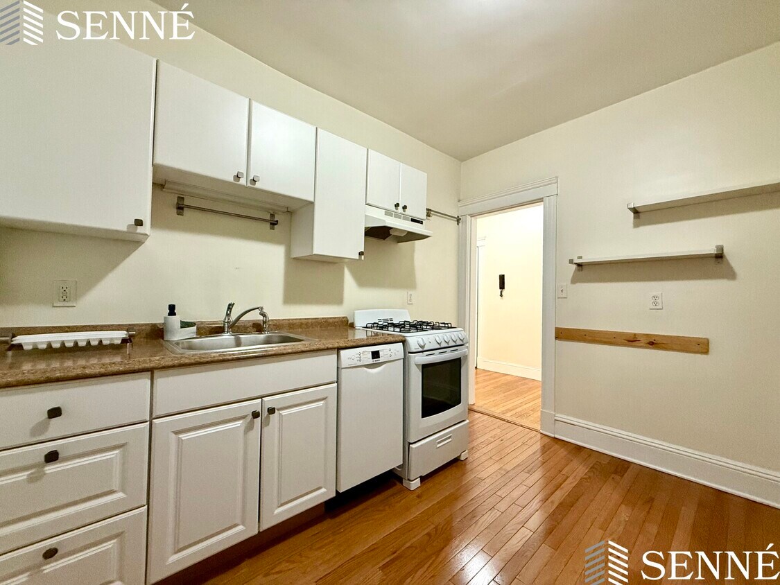 Primary Photo - 1709 Cambridge St