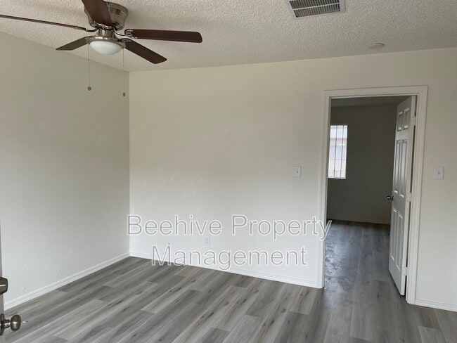Building Photo - 1153 E Taylor St