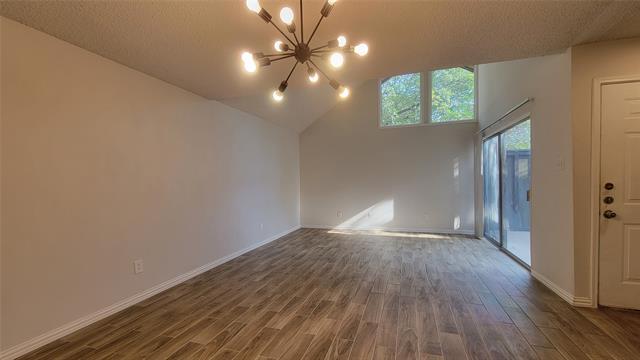 Foto del edificio - 4651 Country Creek Dr