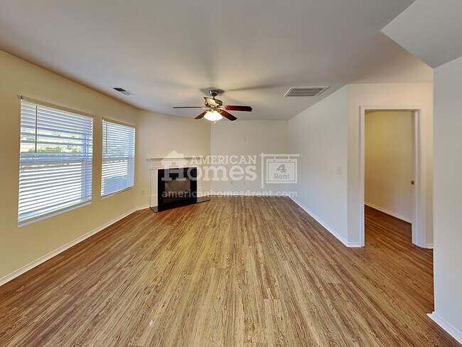 Building Photo - 10924 Thousand Oaks Drive