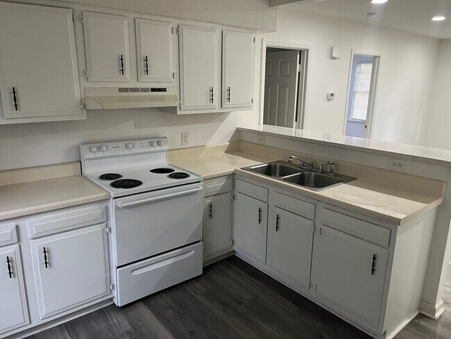 Building Photo - 502 4th Street Plz SW