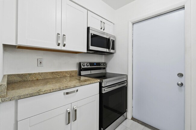 Foto del edificio - 968 W 9th St