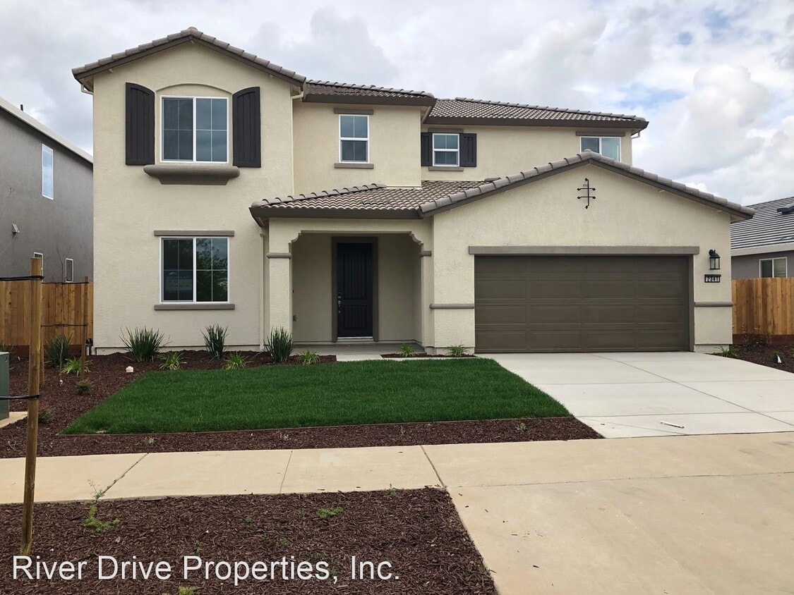 5 br, 3 bath House 2341 Creekview Drive House for Rent in Merced