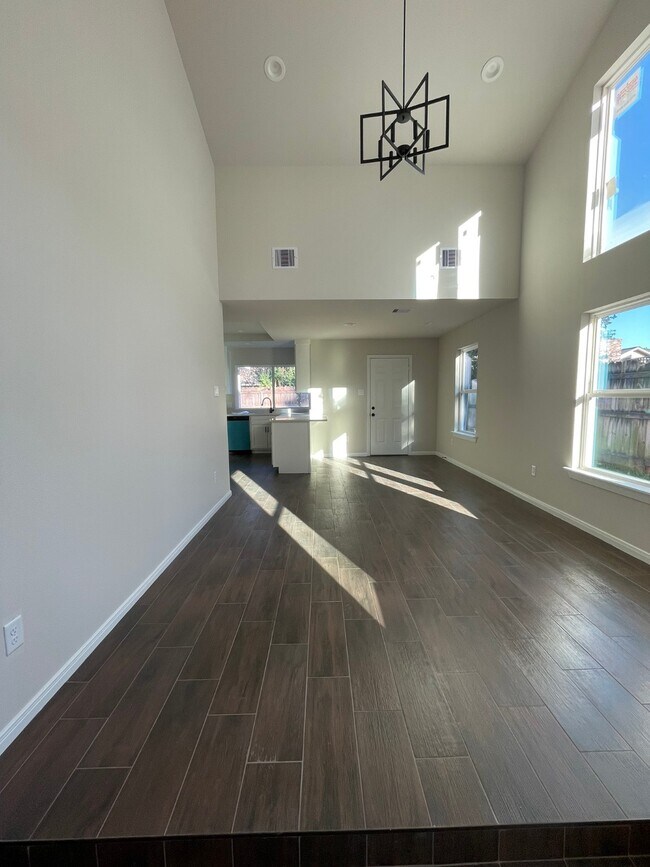 Foto del edificio - 13122 Stillington Dr