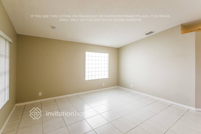 Building Photo - 10841 SW 14th Ct