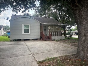 Building Photo - 602 Randall St