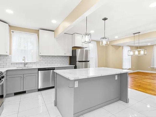 Building Photo - 36 Pascack Rd