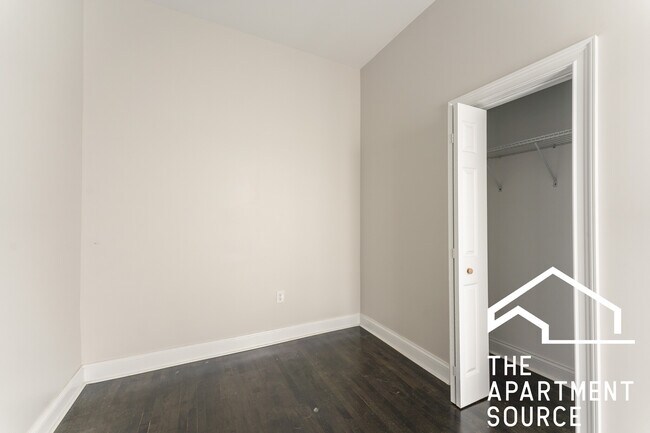 Foto del edificio - 2031 W 23rd St