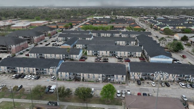  - Raghu Apartments In Spring Branch