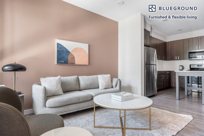 Building Photo - 3560 Rambla Pl