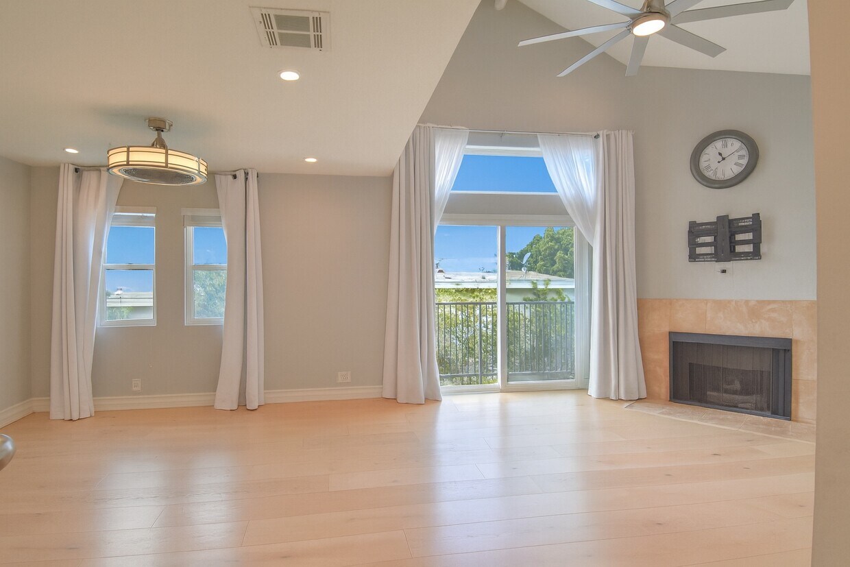 Foto principal - 12530 Venice Blvd.