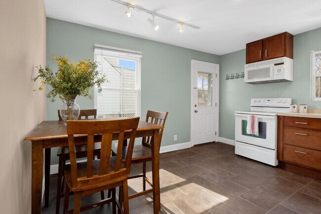 Building Photo - Beautiful Complete Rehab home for rent in ...