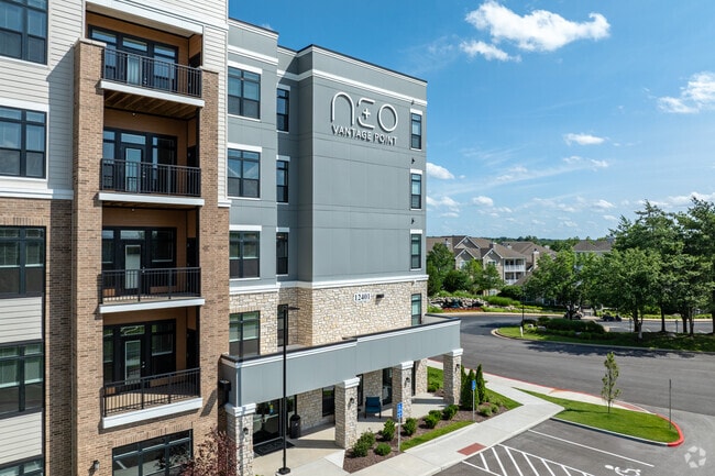 Building Photo - Neo Vantage Point