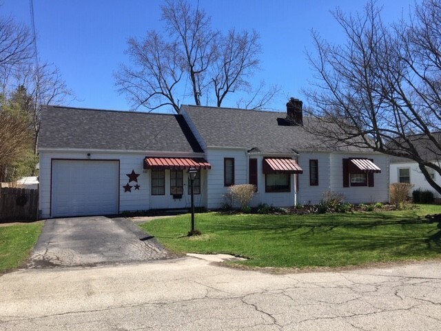 Primary Photo - Three Bedroom Home Next to Brookside Park