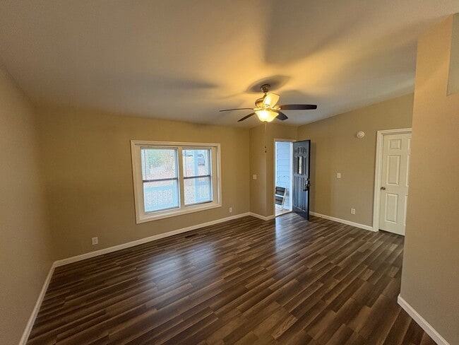 Building Photo - For Rent