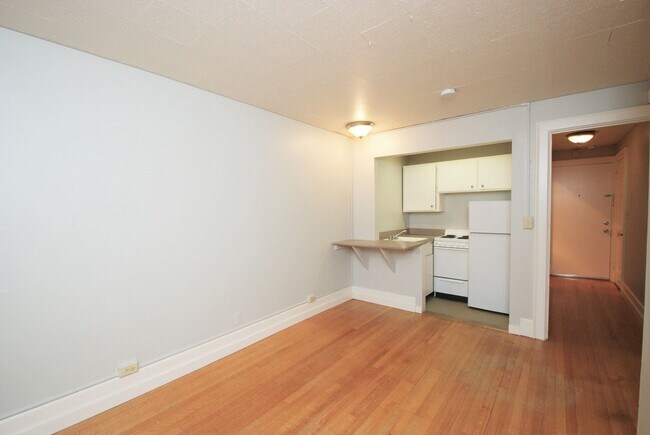 Building Photo - 1400 Boren Ave