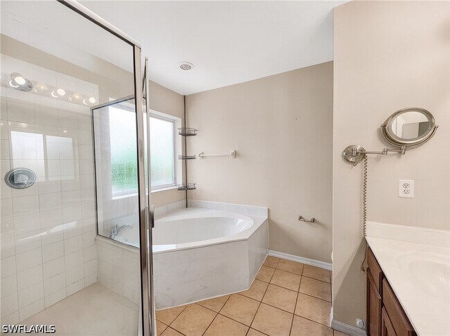 Foto del edificio - 9706 Roundstone Cir