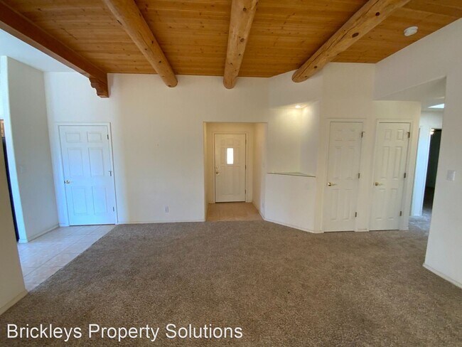 Building Photo - 3 br, 2 bath House - 500 9th Street NE