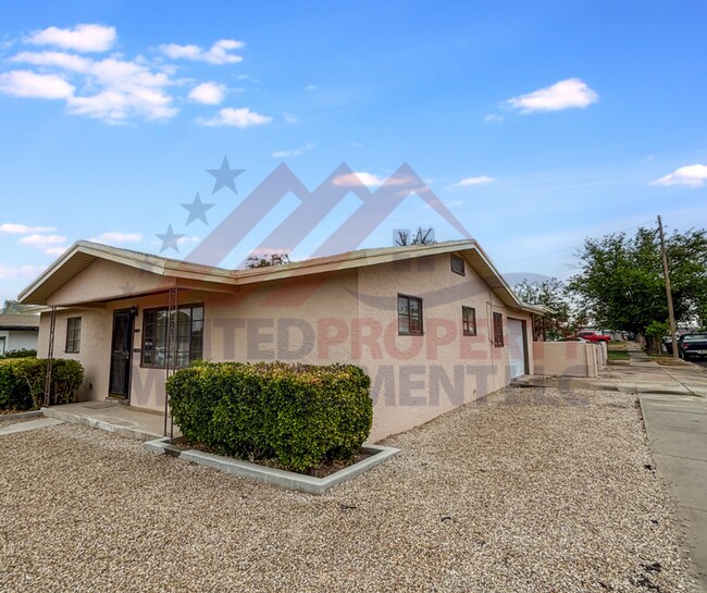 Building Photo - 3 bedroom 2 bathroom house for rent Carlsb...