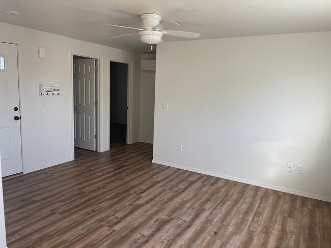 Building Photo - 309 Lithia Ave