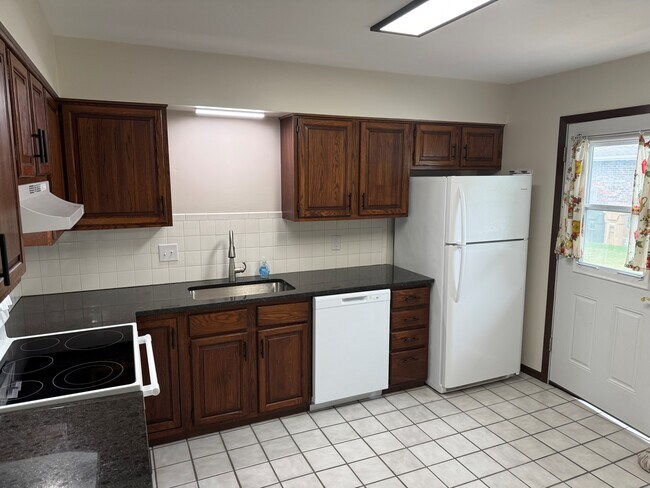 Foto del edificio - 3404 Ridgewood Dr