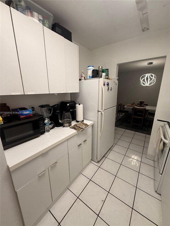 Foto del edificio - 605 NW 72nd Ave